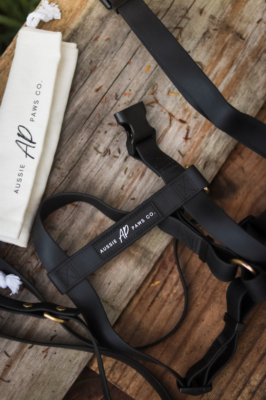 black waterproof harness 2