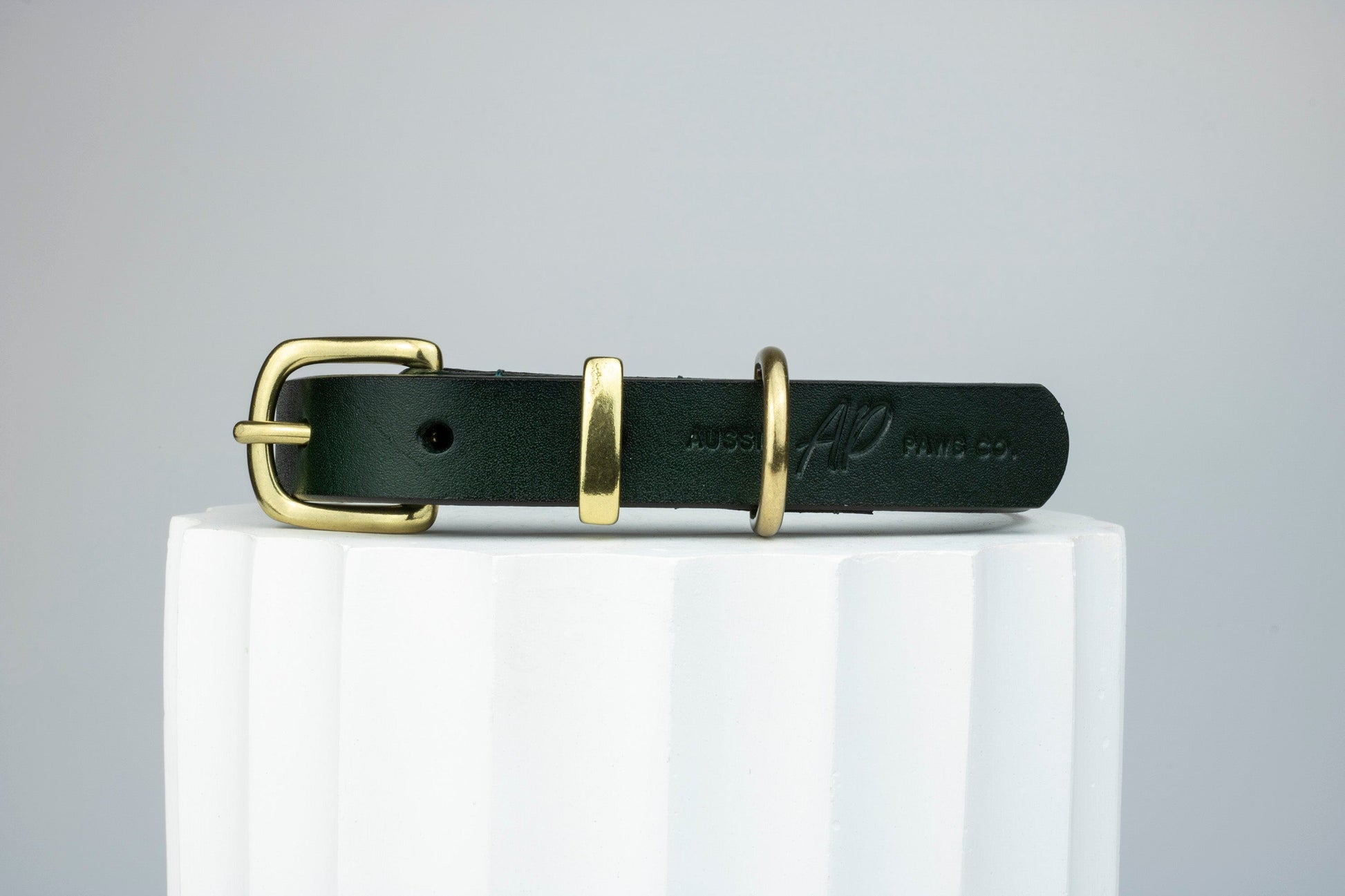 Green vegetable tanned leather dog collar